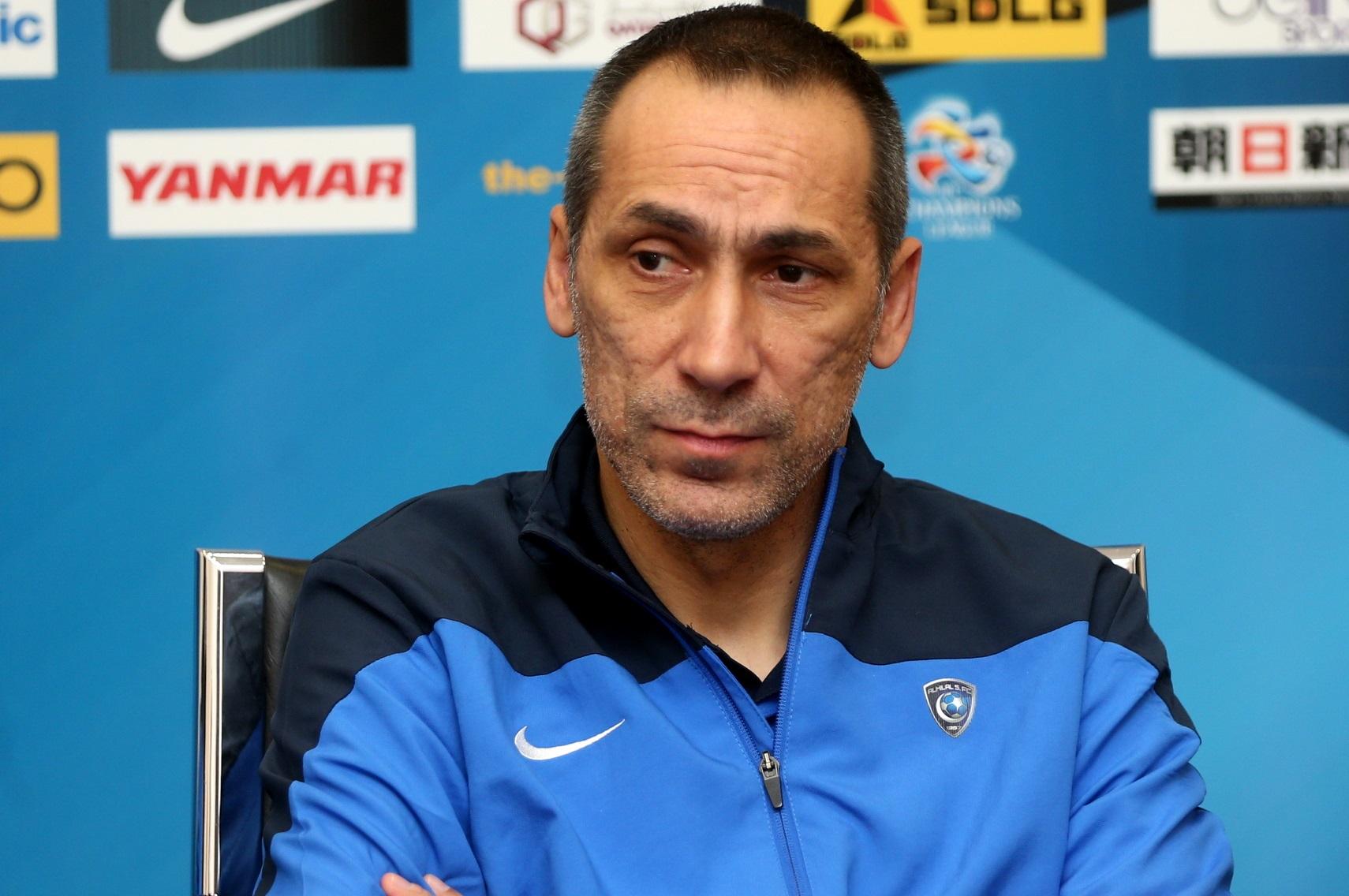 جماهير الهلال تهاجم المدرب اليوناني 236160682.jpg