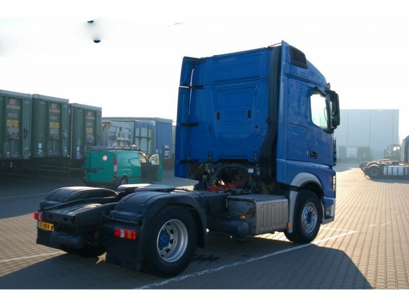   رأس شاحنة مرسيدس أكتروس بحالة ممتازة للبيع بالسعودية 791291849